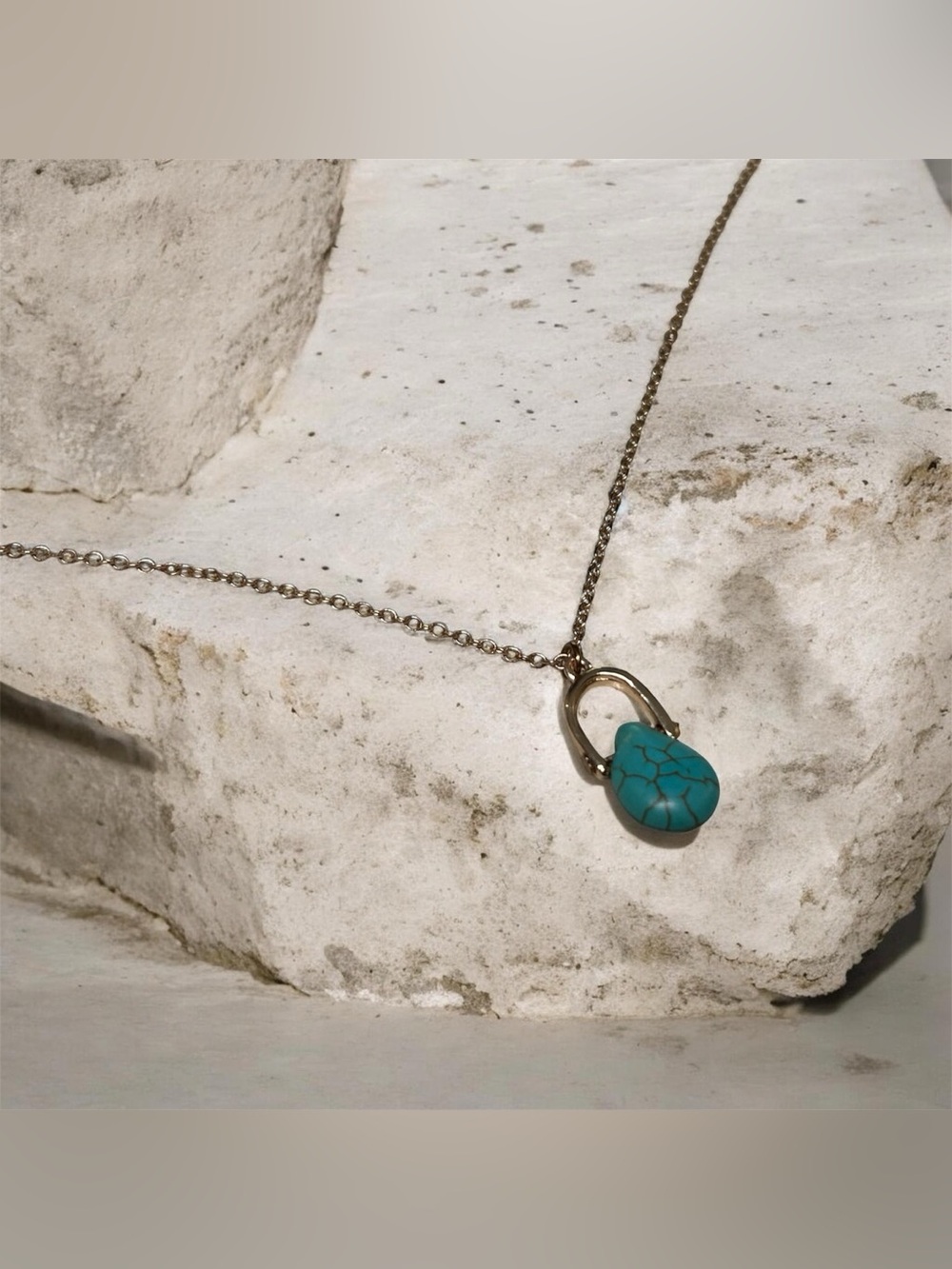 Turquoise Stone Pendant Gold Tone Chain Necklace NWOT